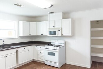 5311 Perry Ave in Galveston, TX - Building Photo - Building Photo
