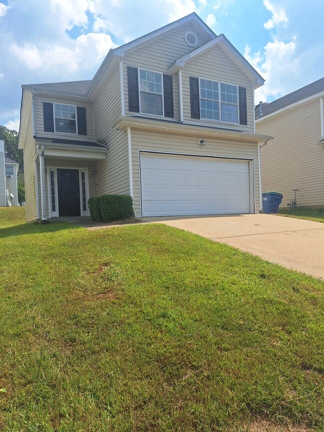 5646 One Lake Way in College Park, GA - Foto de edificio - Building Photo