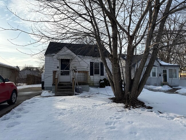 26537 Brettonwoods St in Madison Heights, MI - Building Photo - Building Photo