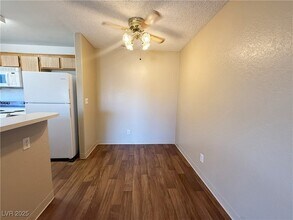 2982 Juniper Hills Blvd, Unit 204 in Las Vegas, NV - Building Photo - Building Photo
