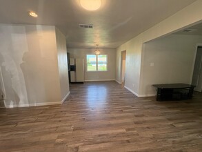 104 Freeman St in Terrell, TX - Building Photo - Building Photo