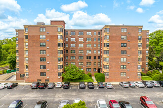 Wildman Arms Condominiums in Lansdowne, PA - Foto de edificio - Building Photo