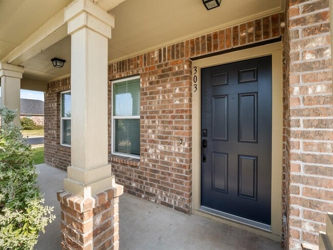 303 Camellia Dr in Hutto, TX - Building Photo - Building Photo