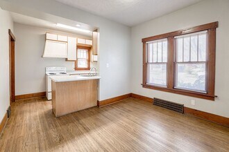 1112 S 22nd St in Lincoln, NE - Building Photo - Building Photo