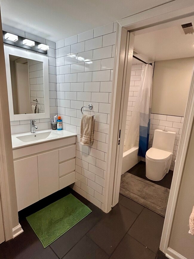 2010 1st St NW, Unit B in Washington, DC - Foto de edificio - Building Photo