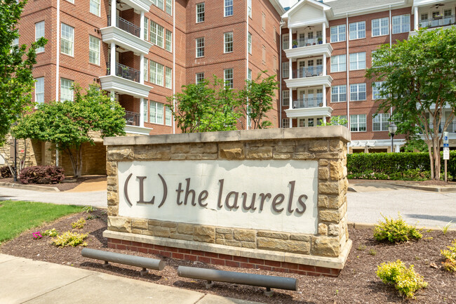 The Laurels in Memphis, TN - Building Photo - Building Photo