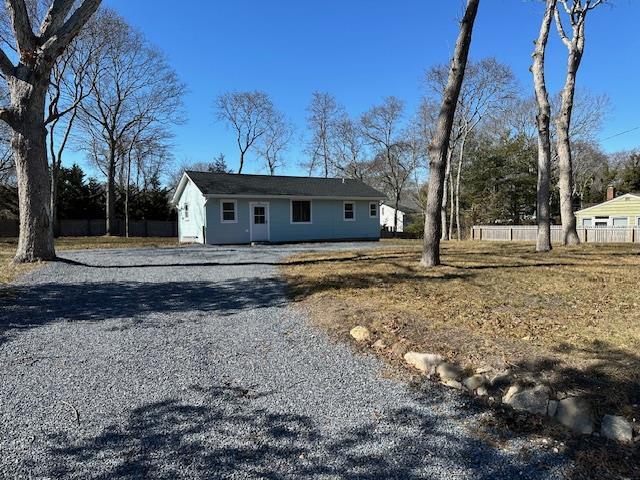 171 Wakeman Rd in Hampton Bays, NY - Building Photo