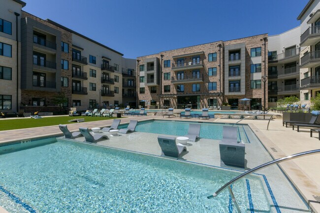 Lenox Grandview in San Antonio, TX - Foto de edificio - Building Photo