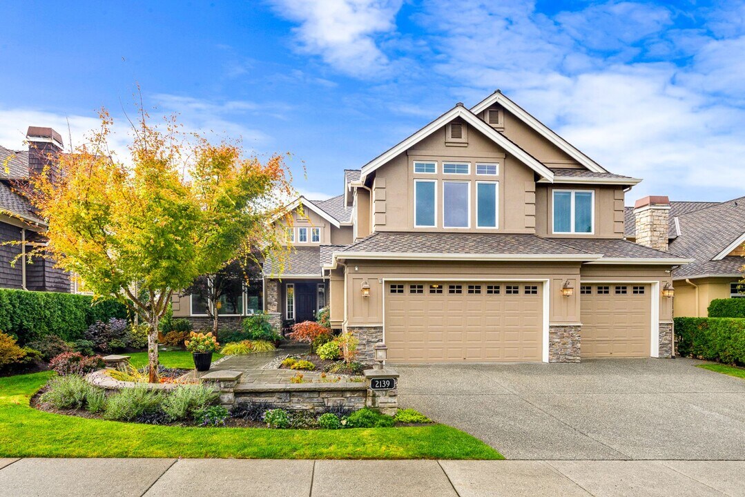 2139 204th Pl NE in Sammamish, WA - Building Photo