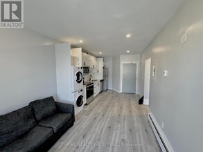 268-268 Talbot St in St Thomas, ON - Building Photo - Building Photo
