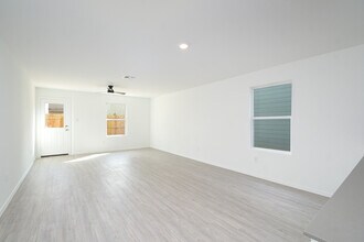 7626 Chancery Gate in San Antonio, TX - Building Photo - Building Photo