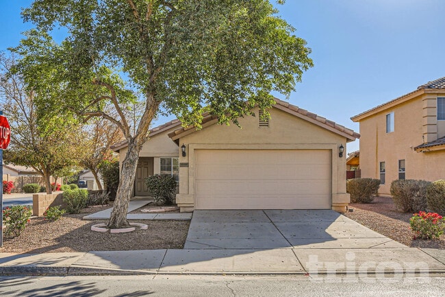 12901 W Laurel Ln in El Mirage, AZ - Building Photo - Building Photo