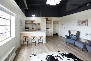 505 Cherry St SE, Unit 611