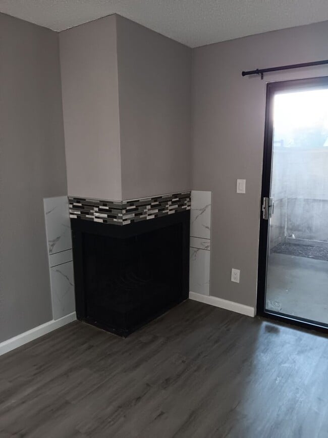 351 Del Verde Cir in Sacramento, CA - Building Photo - Building Photo