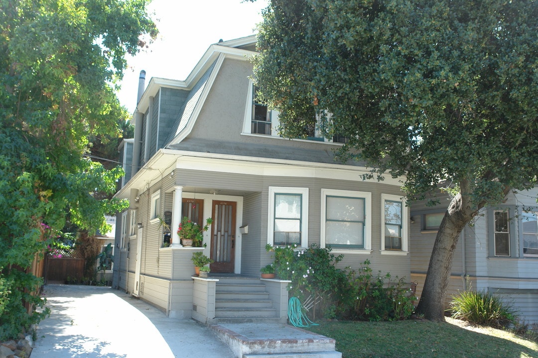 4176-4178 Montgomery St in Oakland, CA - Foto de edificio