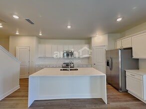 3662 Creek View Cir in Loganville, GA - Building Photo - Building Photo