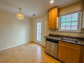 2831-D S Wakefield St in Arlington, VA - Building Photo - Building Photo