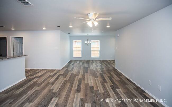 5527 Kemper St in Lubbock, TX - Foto de edificio - Building Photo