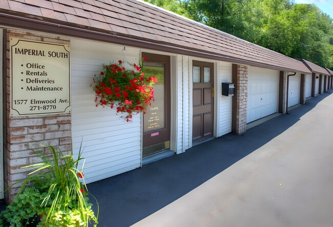 Imperial South in Rochester, NY - Foto de edificio - Building Photo