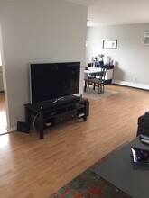 9445 Kenton Ave, Unit 401 in Skokie, IL - Building Photo - Building Photo