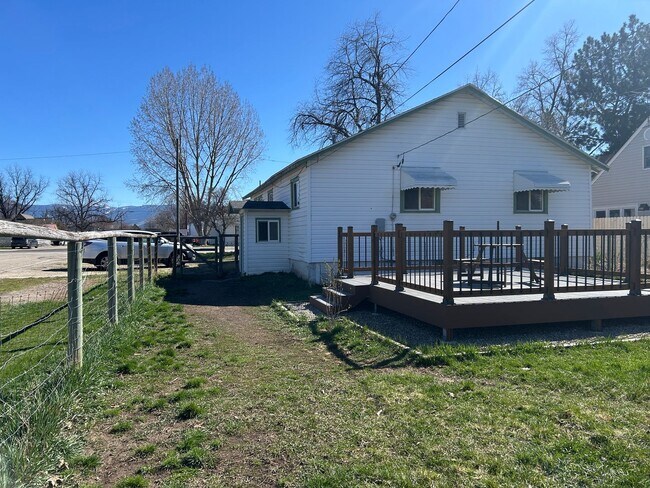 519 N 3rd St in Hamilton, MT - Building Photo - Building Photo