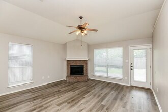 1345 Meadowbrook Ln in Crowley, TX - Building Photo - Building Photo