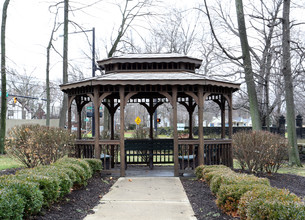 Saferstein Towers in Akron, OH - Building Photo - Building Photo