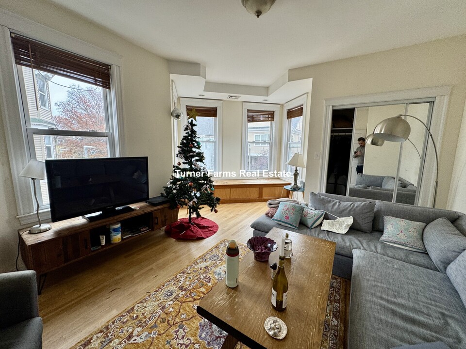 37 Hillside St, Unit 1 in Boston, MA - Building Photo
