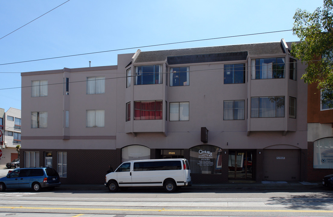 2501 Judah St in San Francisco, CA - Building Photo