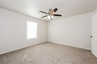 912 Laredo Plaza in Dallas, TX - Building Photo - Building Photo