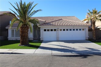 2763 Chokecherry Ave in Henderson, NV - Building Photo - Building Photo