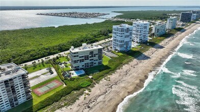 10000 S Ocean Dr in Jensen Beach, FL - Building Photo - Building Photo