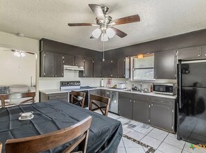 211 W Robin Ln in Harker Heights, TX - Building Photo - Building Photo