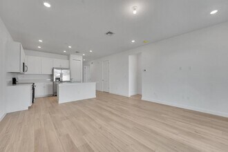 6436 Seabright Ter in Fort Pierce, FL - Foto de edificio - Building Photo