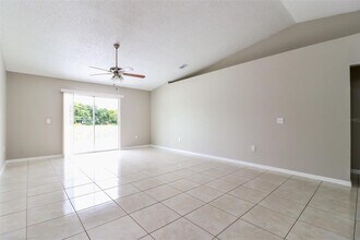 6338 Gondola Dr in Riverview, FL - Building Photo - Building Photo