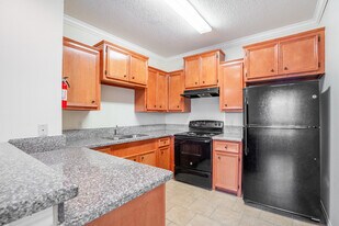 The Red Rose Of Texas Apartments in Clute, TX - Building Photo