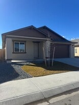 949 Nelle Dr in Minden, NV - Building Photo