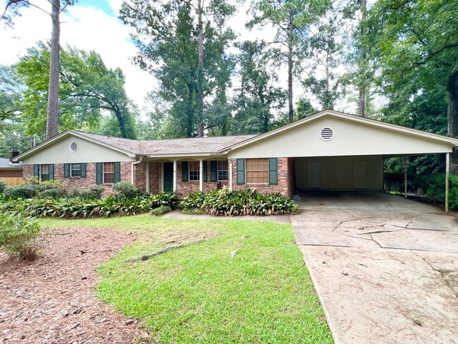 property at 2112 Great Oak Dr