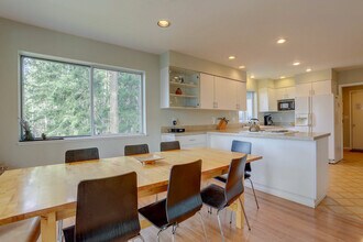 3500 Fir Mountain Rd in Hood River, OR - Building Photo - Building Photo