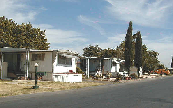 Pinewood Meadows in Modesto, CA - Building Photo