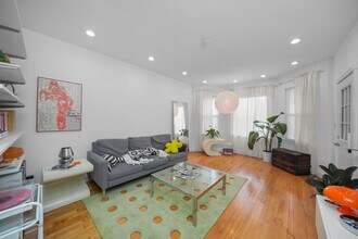 2947 N Lawndale Ave in Chicago, IL - Building Photo - Building Photo