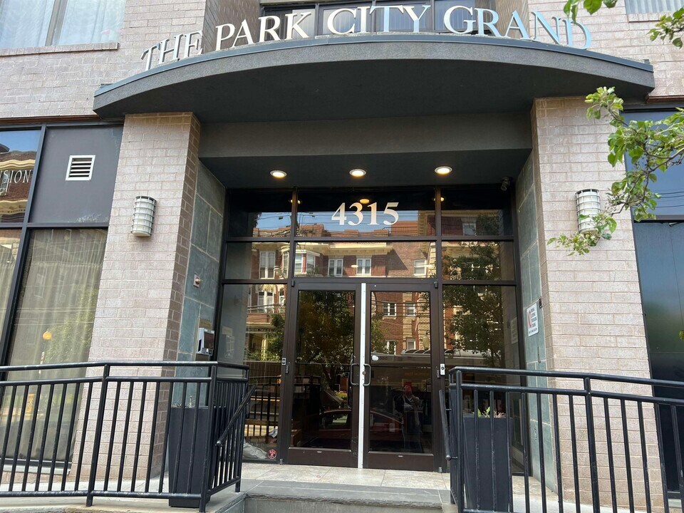 4315 Park Ave in Union City, NJ - Building Photo