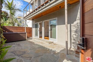 27 18th Ave in Los Angeles, CA - Building Photo