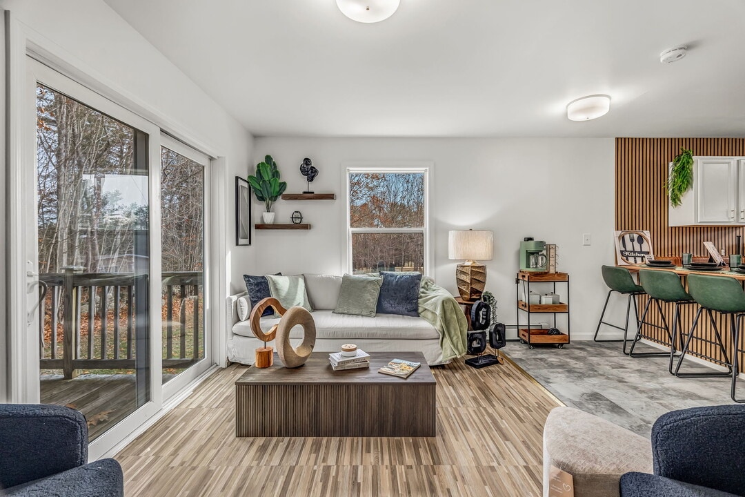 114 Cove Rd in Bangor, ME - Building Photo