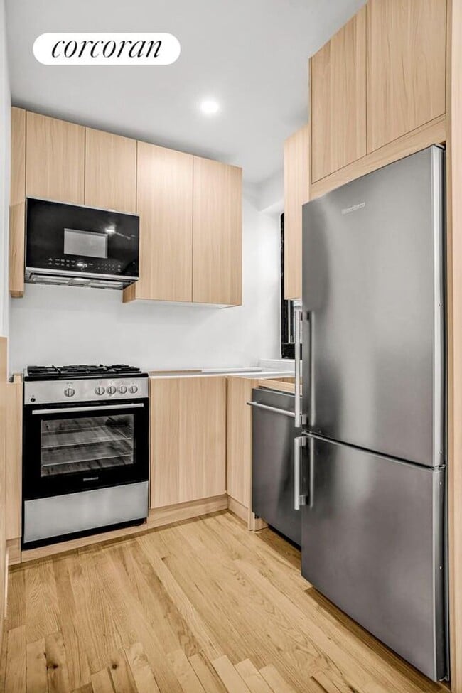 property at 315 E 95th St