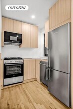 315 E 95th St in New York, NY - Building Photo - Building Photo