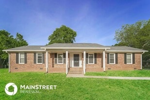 5815 Mallard Dr S in Charlotte, NC - Building Photo