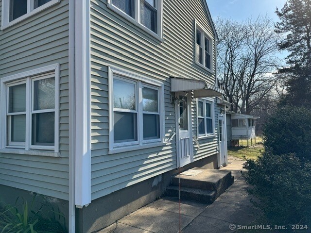 55-57 E Summer St, Unit 1 in Southington, CT - Building Photo - Building Photo