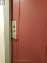 4055-4055 Parkside Village Dr in Mississauga, ON - Building Photo - Building Photo