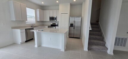 2584 Skyline Lp in Kissimmee, FL - Building Photo - Building Photo